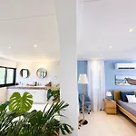 Mykonos Maa